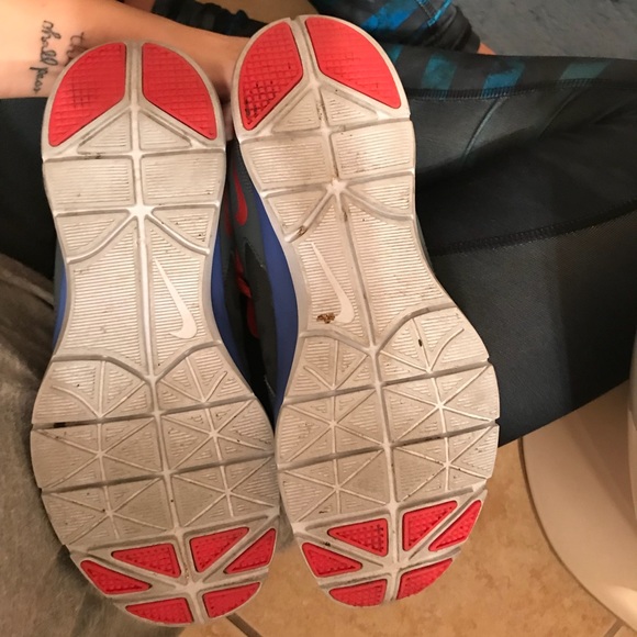 Nike shoes - Picture 5 of 5